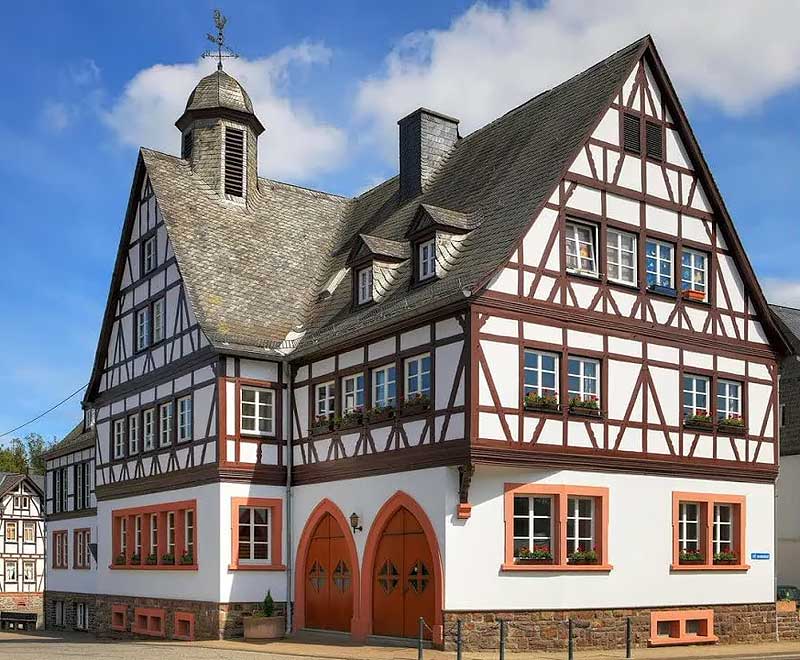 Старинный немецкий дом в стиле фахверк